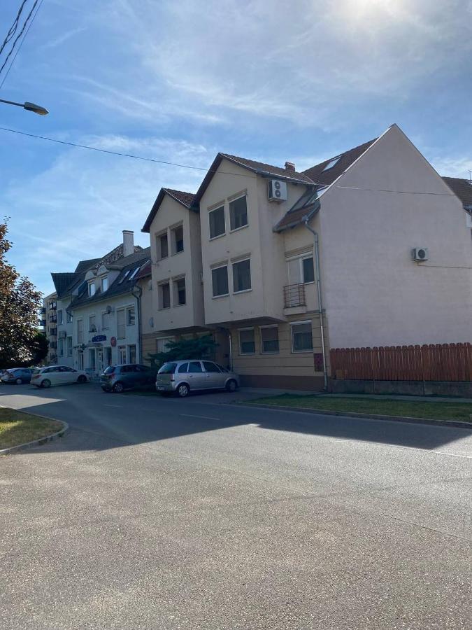 Buborek Apartman Hajdúszoboszló Exterior foto